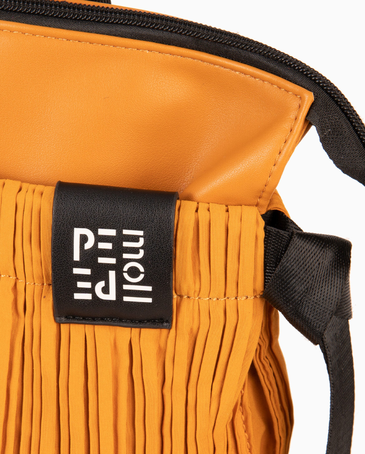 Bolso mochila amarilla 222351
