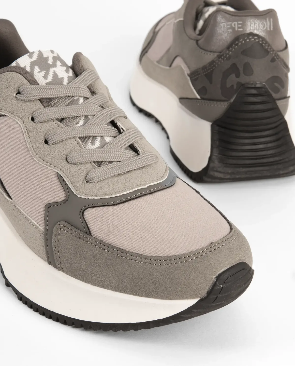 Zapatilla de mujer gris 232804