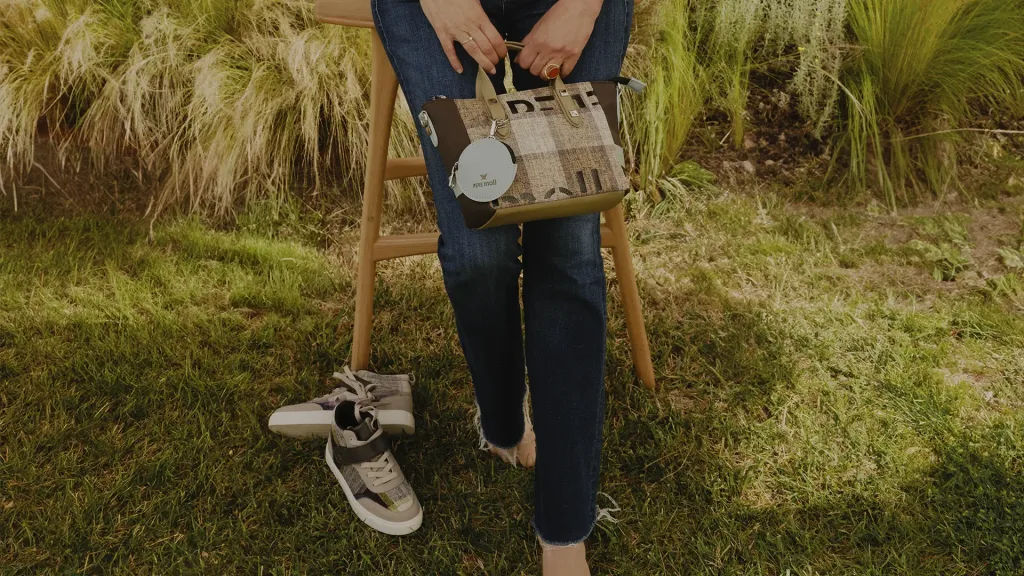 sneakers-parallax