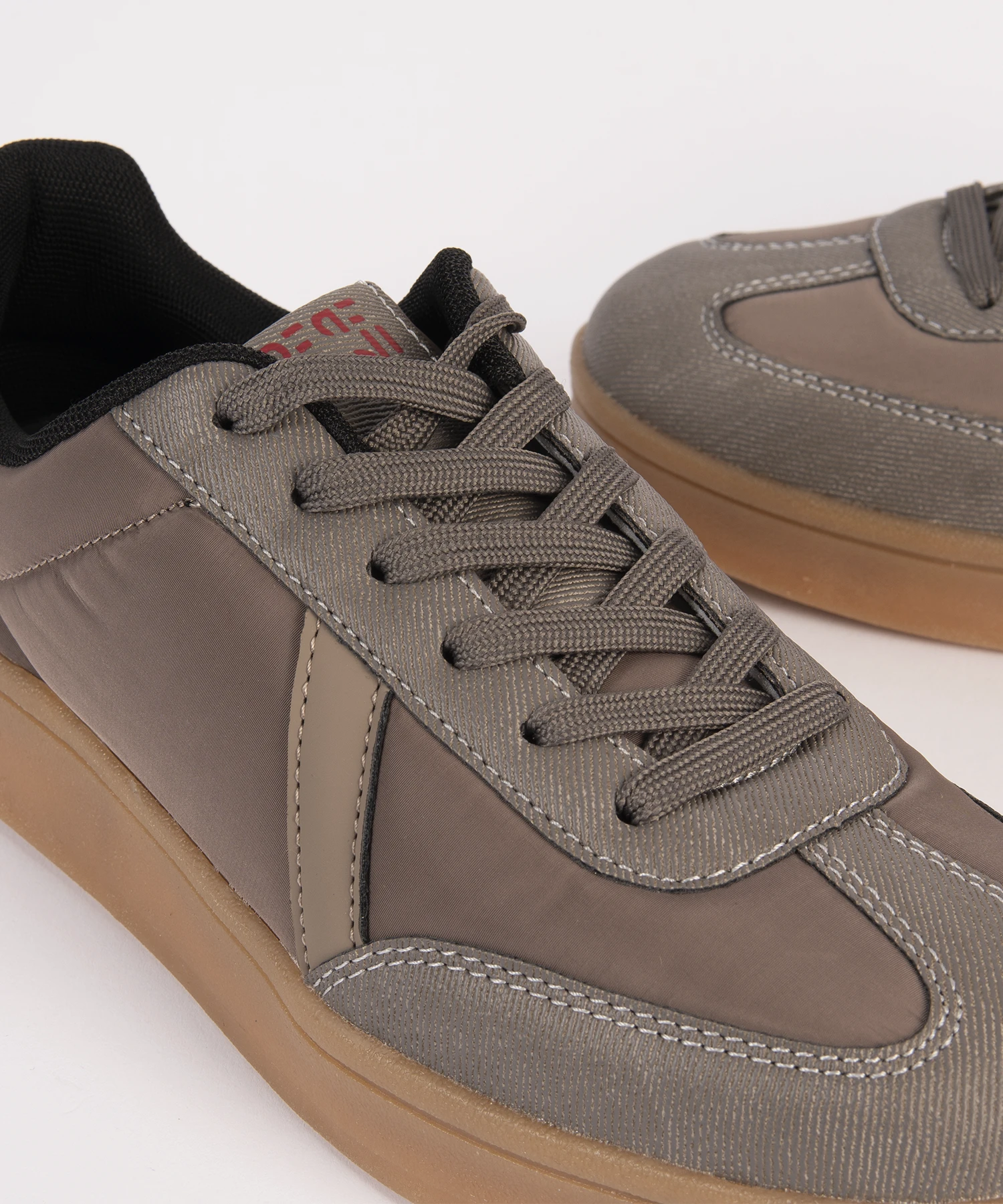 252900 stone detalle Zapatillas de mujer marrones 252960